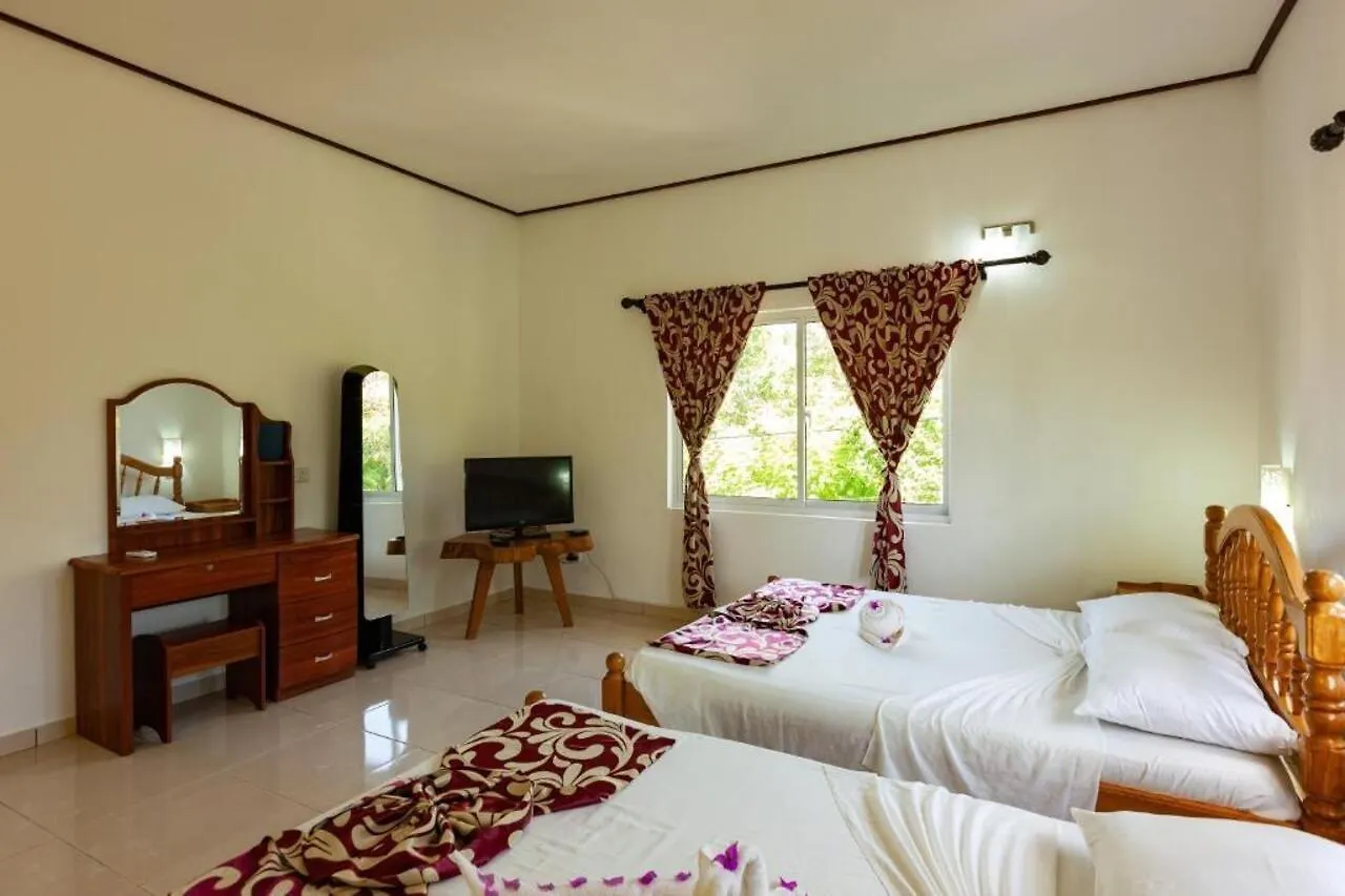 **** Hotel Casadani Luxury Apartments Grand Anse  Seychelles